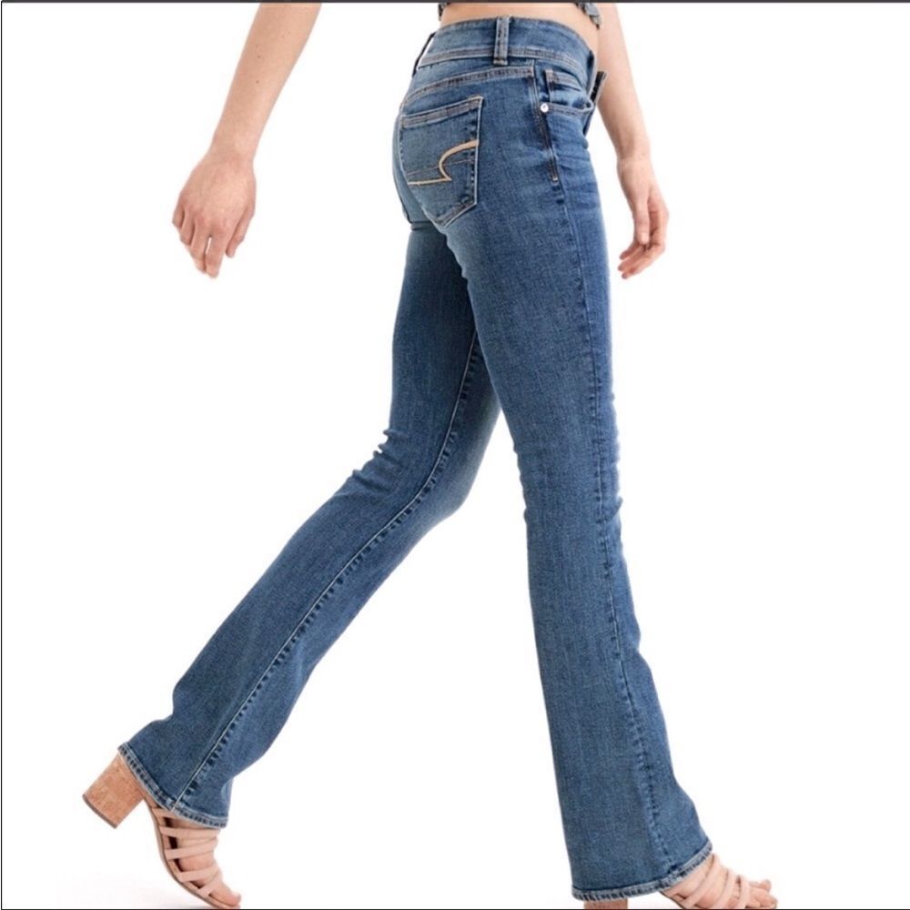 EXCELLENT DISTRESSED CONDITION SIZE 4 AMERICAN EAGLE STRETCH KICK BOOT JEANS